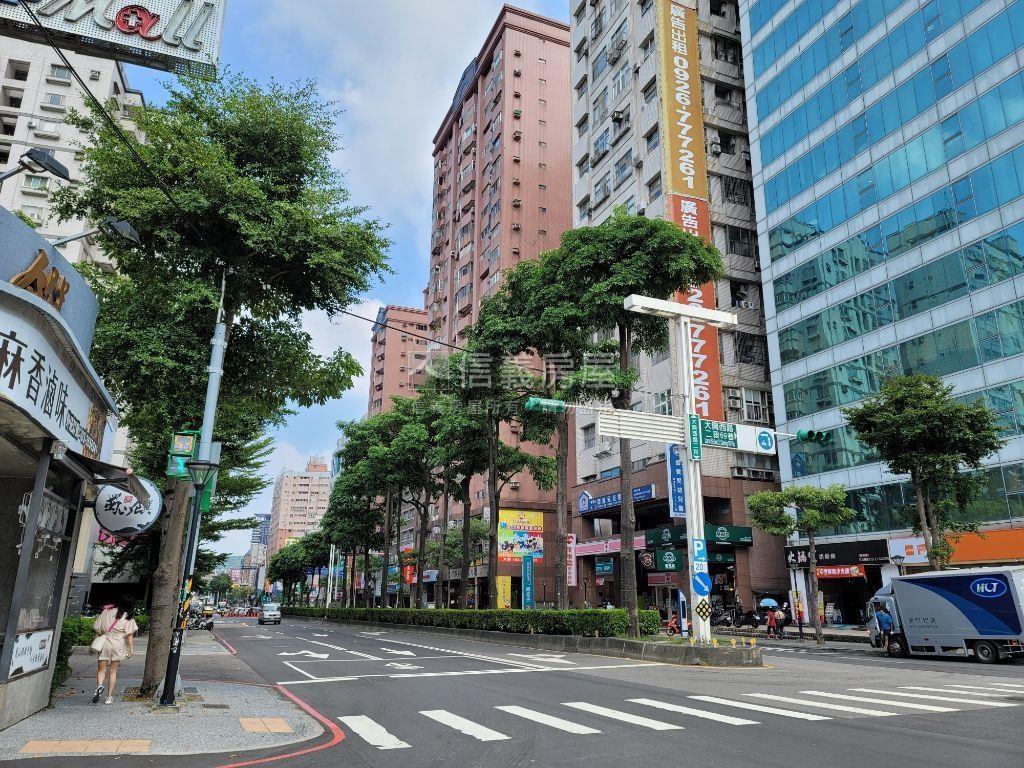 專任合雄帝璽溫馨景觀兩房房屋室內格局與周邊環境