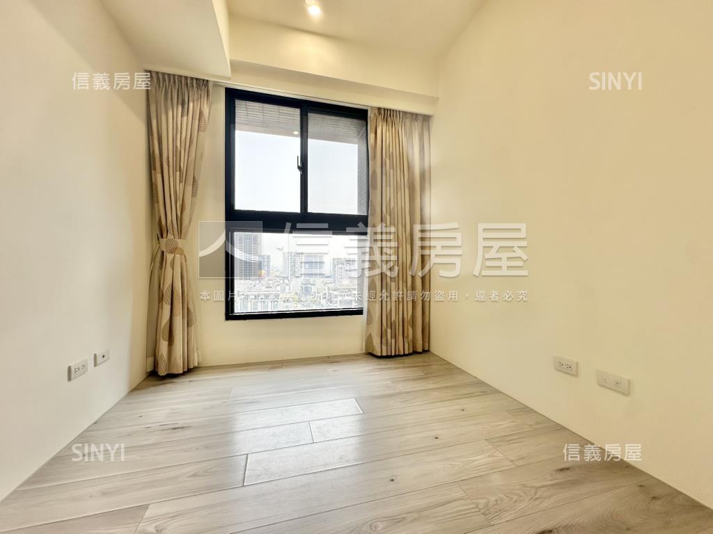 潤隆｜稀有格局雙陽台房屋室內格局與周邊環境