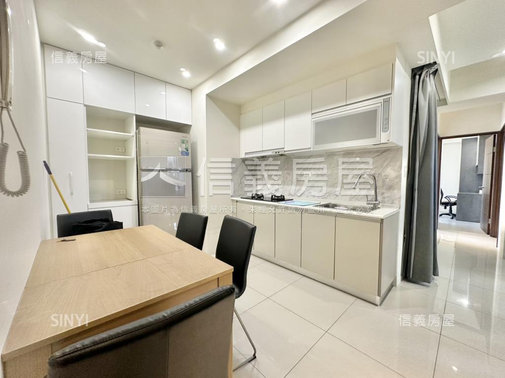 潤隆｜稀有格局雙陽台房屋室內格局與周邊環境