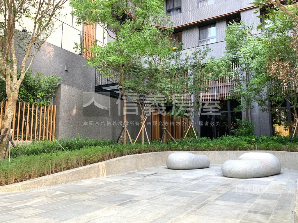 潤隆｜稀有格局雙陽台房屋室內格局與周邊環境