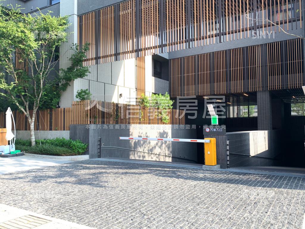 潤隆｜稀有格局雙陽台房屋室內格局與周邊環境