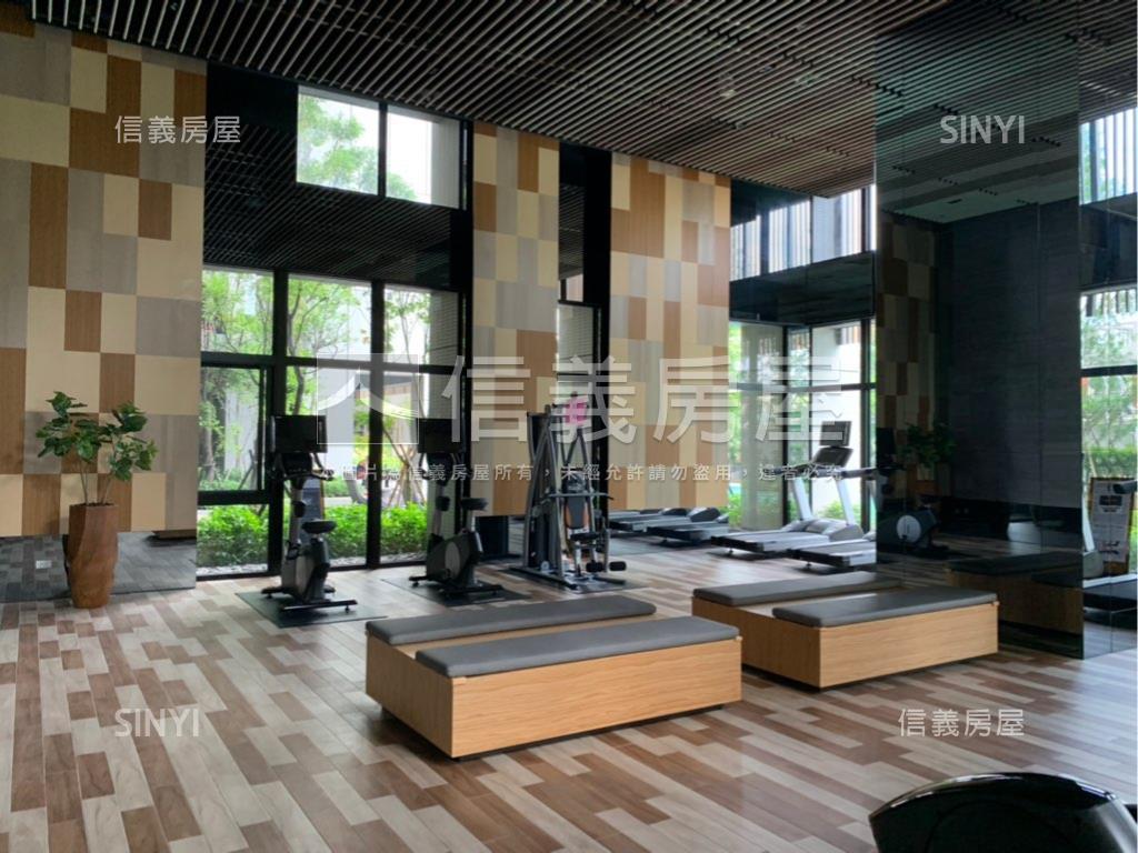 潤隆｜稀有格局雙陽台房屋室內格局與周邊環境