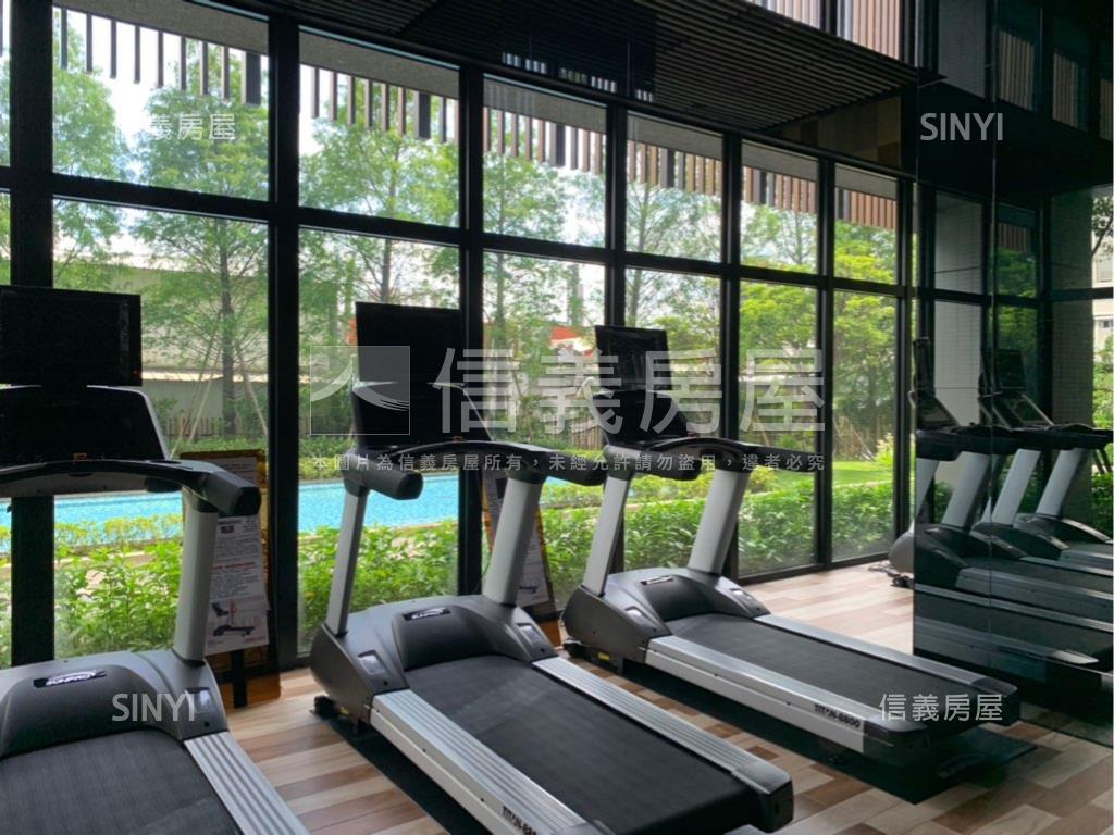 潤隆｜稀有格局雙陽台房屋室內格局與周邊環境