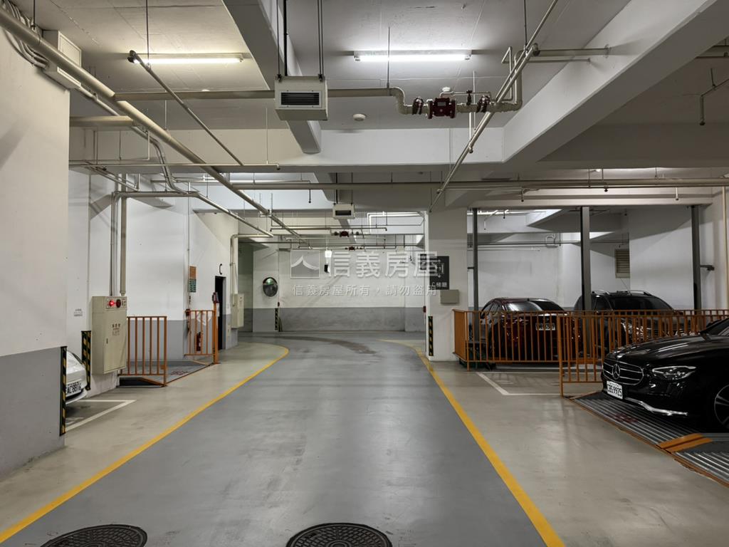 森ＭＯＭＡ近公園三房平車房屋室內格局與周邊環境