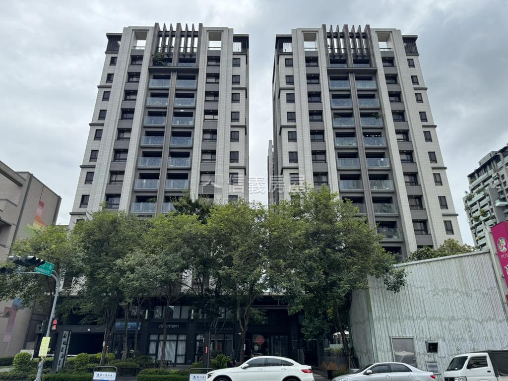 森ＭＯＭＡ近公園三房平車房屋室內格局與周邊環境