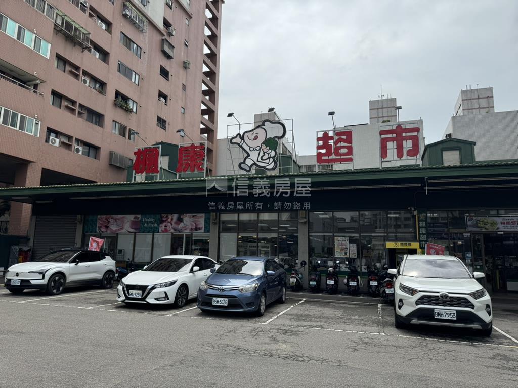 森ＭＯＭＡ近公園三房平車房屋室內格局與周邊環境