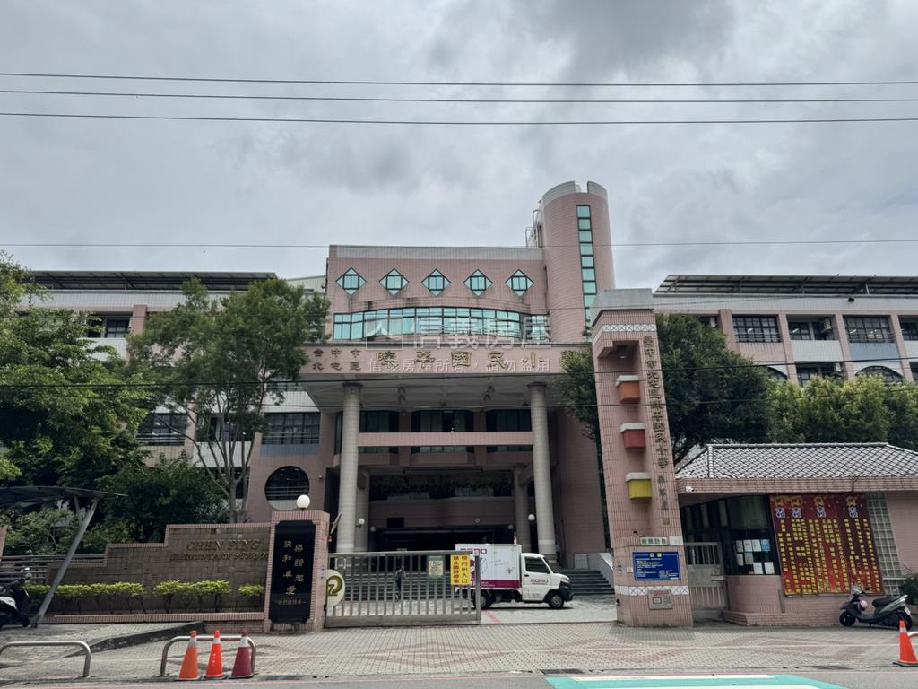 森ＭＯＭＡ近公園三房平車房屋室內格局與周邊環境