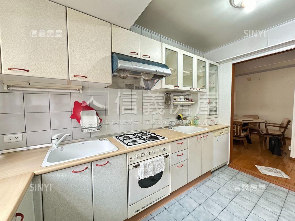 天母★邊間採光管理華廈房屋室內格局與周邊環境