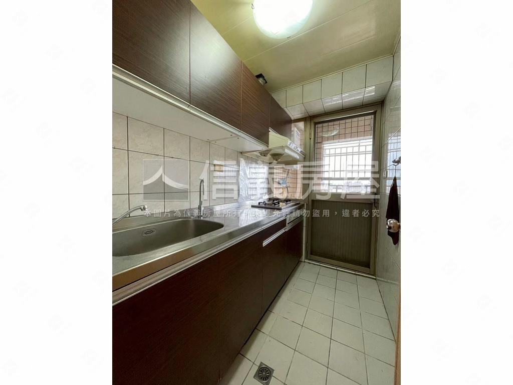 頂好文心視野採光四房房屋室內格局與周邊環境