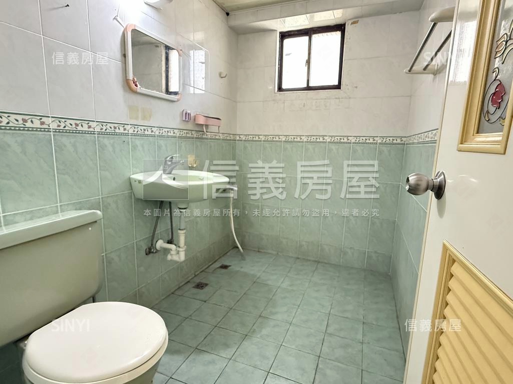 近火車站低總價陽台套房房屋室內格局與周邊環境