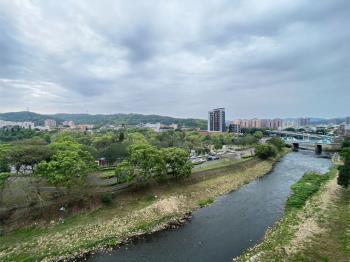 近巨蛋滿庭芳美三房