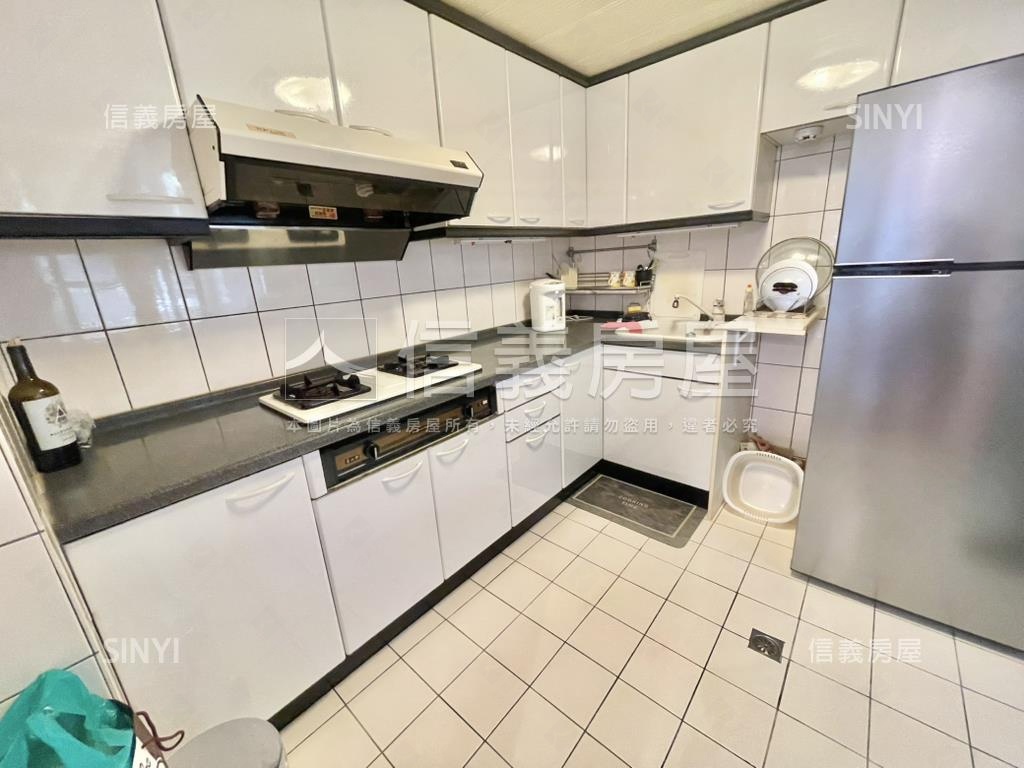 磺溪河畔公園邊間３樓美寓房屋室內格局與周邊環境