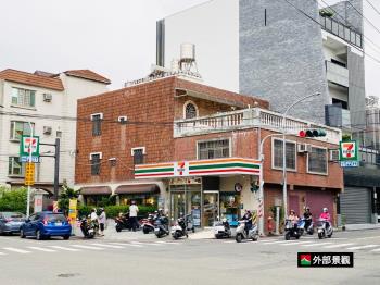 近東橋連鎖超商角窗店面