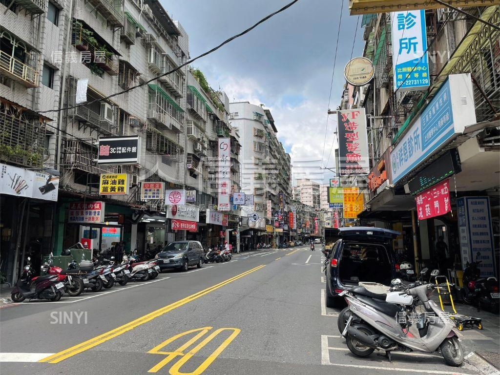 一品京城電梯華廈三房房屋室內格局與周邊環境