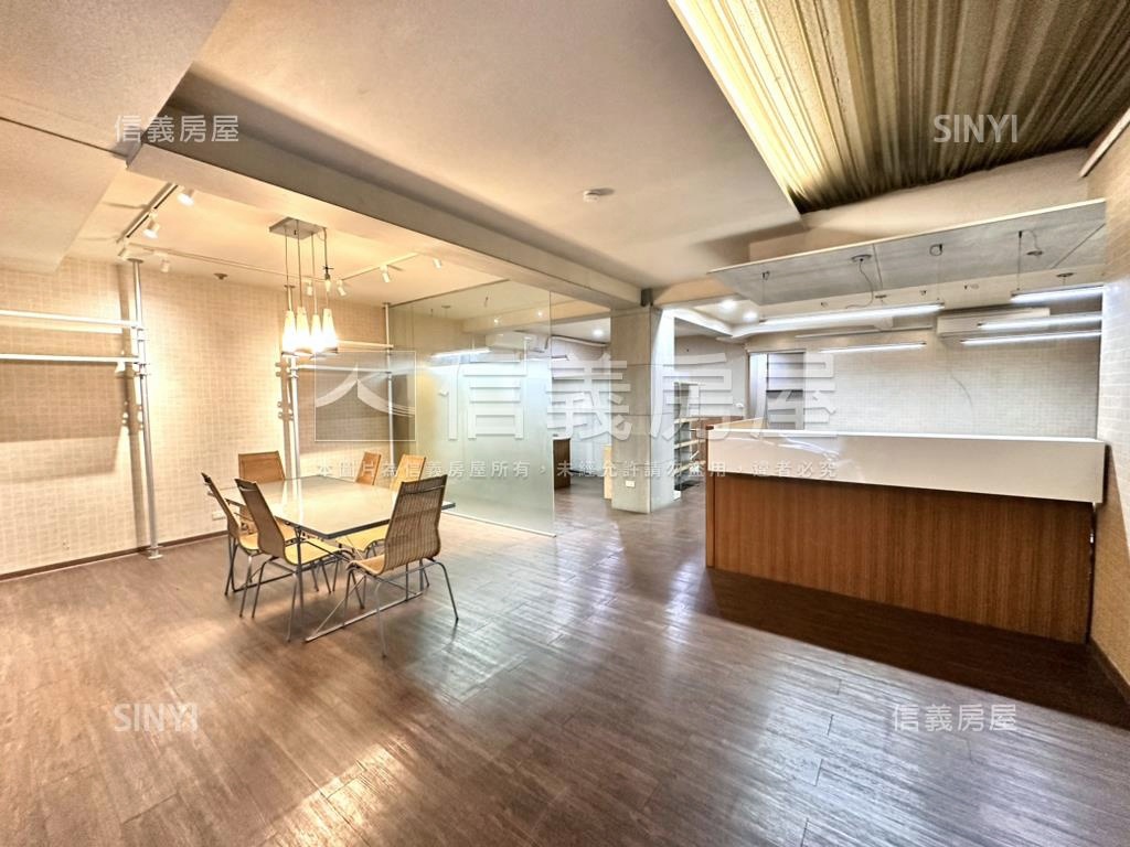 全家旁店辦一樓房屋室內格局與周邊環境