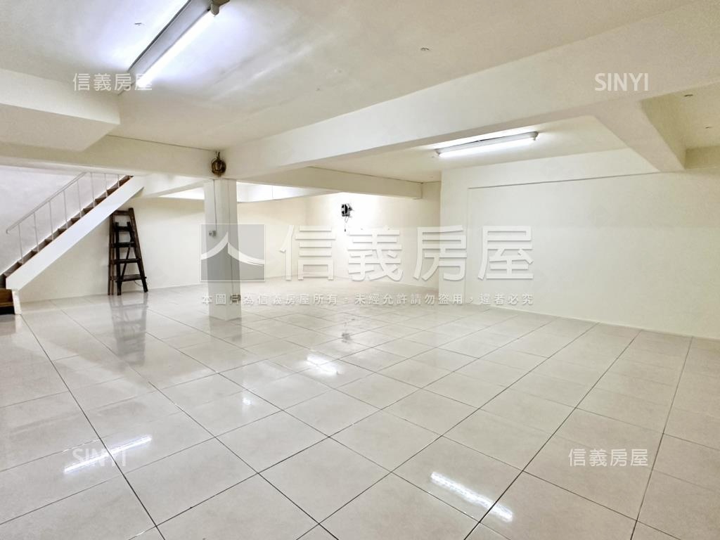 全家旁店辦一樓房屋室內格局與周邊環境