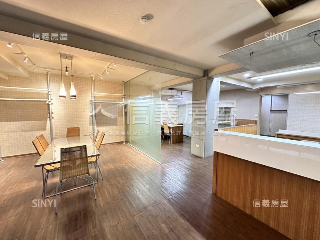 全家旁店辦一樓房屋室內格局與周邊環境