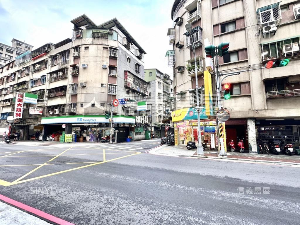 全家旁店辦一樓房屋室內格局與周邊環境