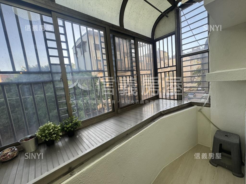 仁愛精裝修智慧三房房屋室內格局與周邊環境