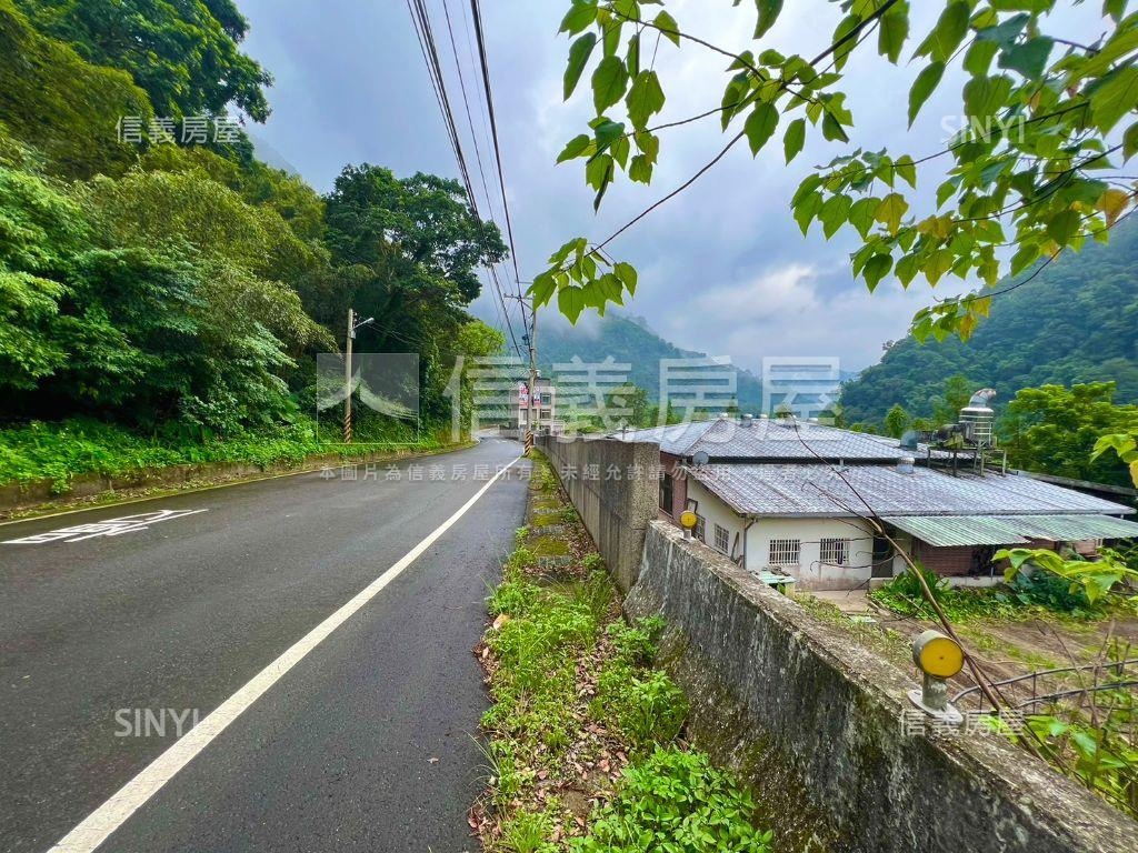 尖石近內灣平坦臨路原保地房屋室內格局與周邊環境