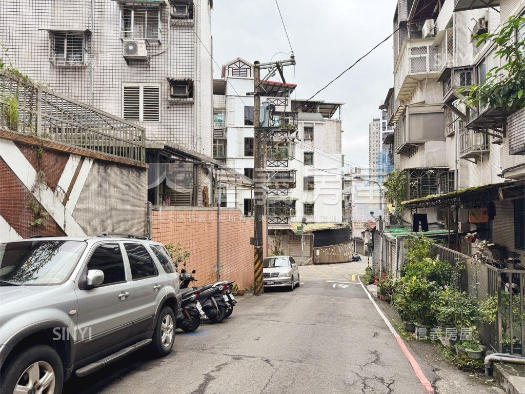 未來捷運三樓房屋室內格局與周邊環境