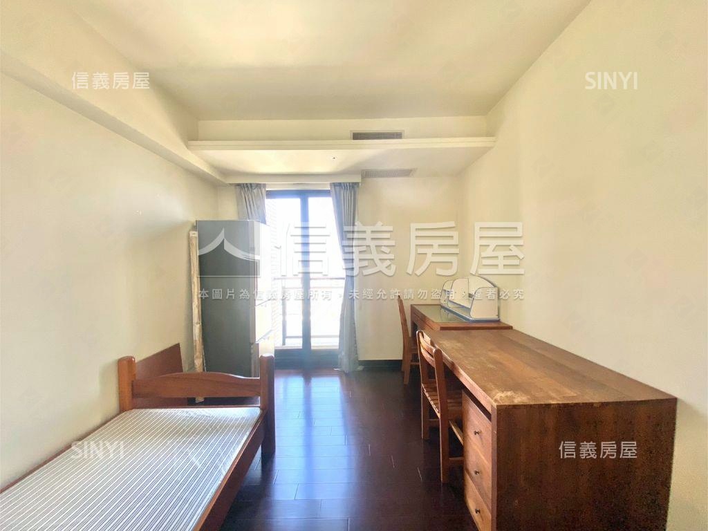 太子劍橋三房平面車位房屋室內格局與周邊環境