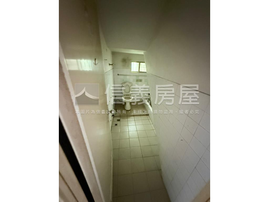 新市邊間透天房屋室內格局與周邊環境