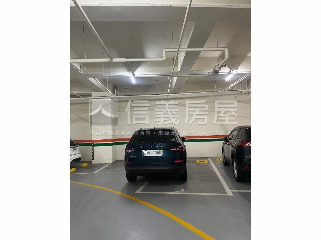新高雙語學區大三房平車房屋室內格局與周邊環境