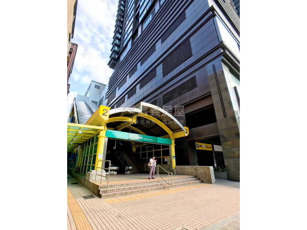 專任．新店河景四房房屋室內格局與周邊環境