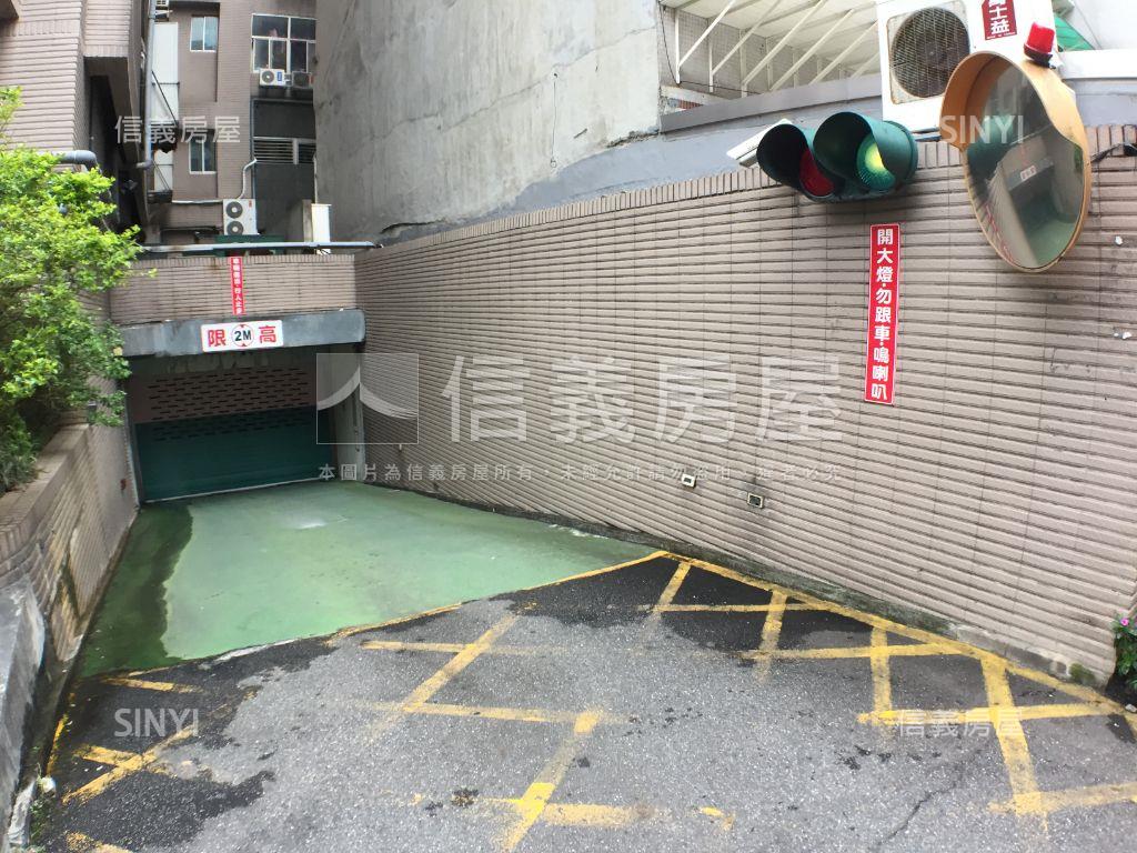 新生代後棟高樓房屋室內格局與周邊環境