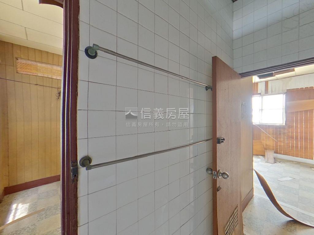 中西區│建興學區頂樓公寓房屋室內格局與周邊環境