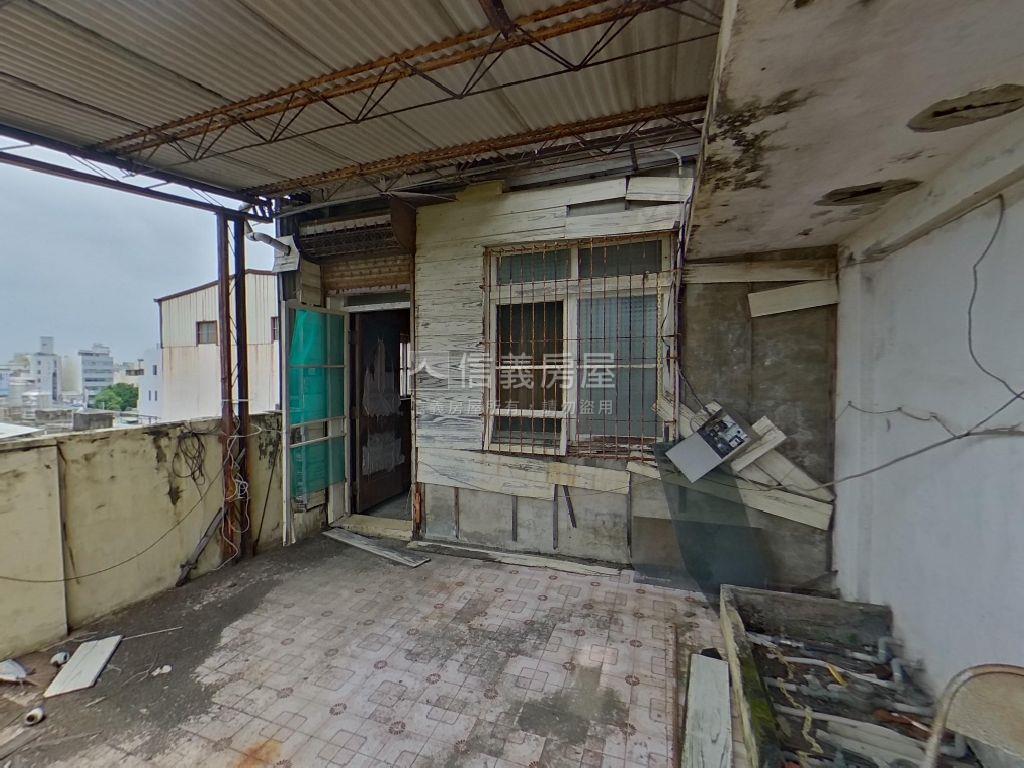 中西區│建興學區頂樓公寓房屋室內格局與周邊環境
