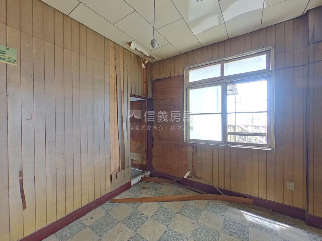 中西區│建興學區頂樓公寓房屋室內格局與周邊環境