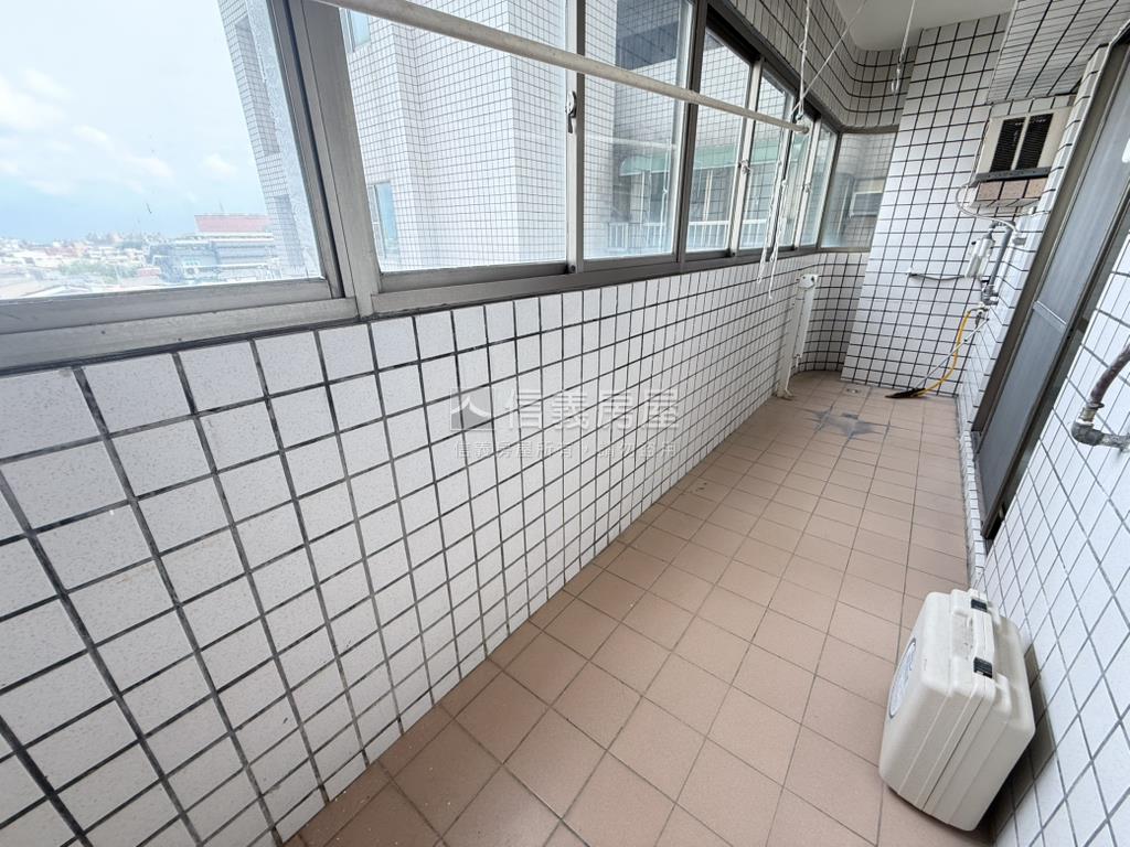 嚴選東區５房附平車房屋室內格局與周邊環境
