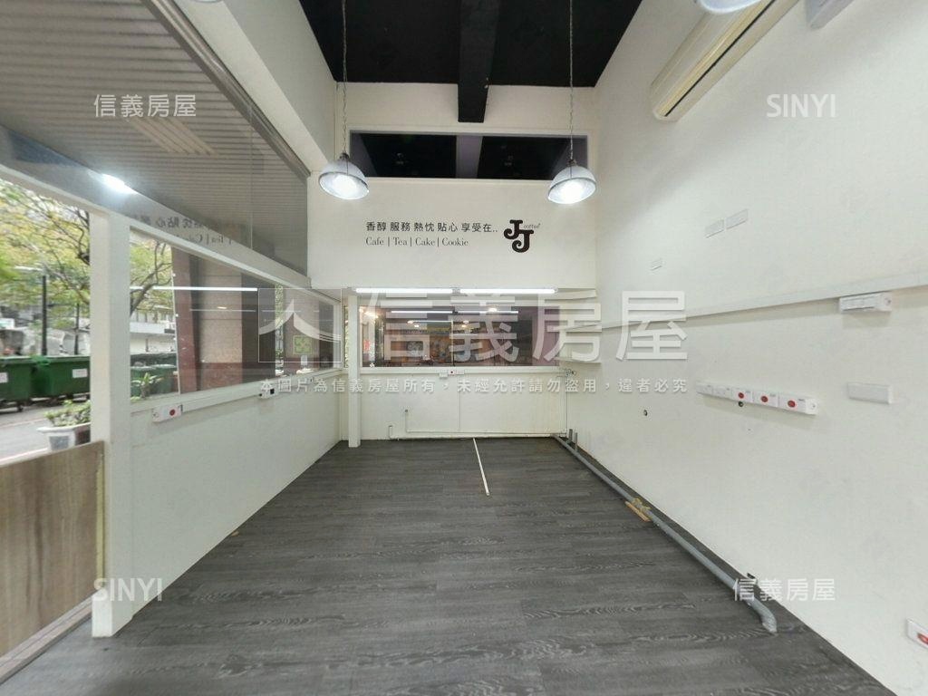 家樂福平步青雲三角窗店面房屋室內格局與周邊環境
