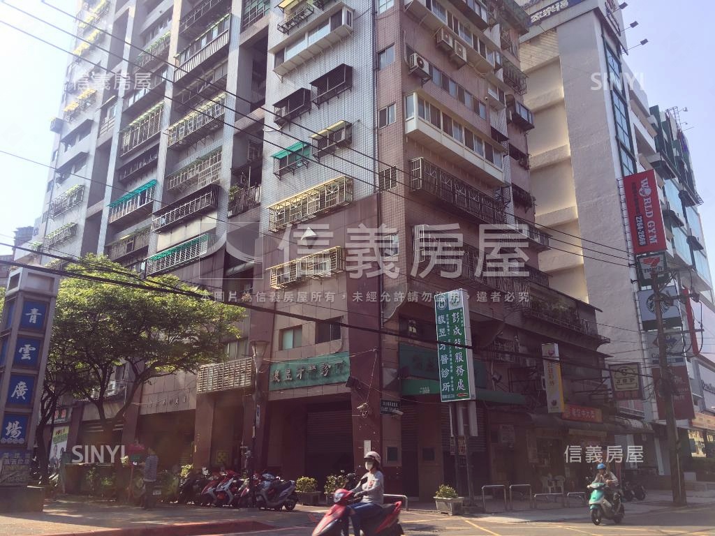 家樂福平步青雲三角窗店面房屋室內格局與周邊環境