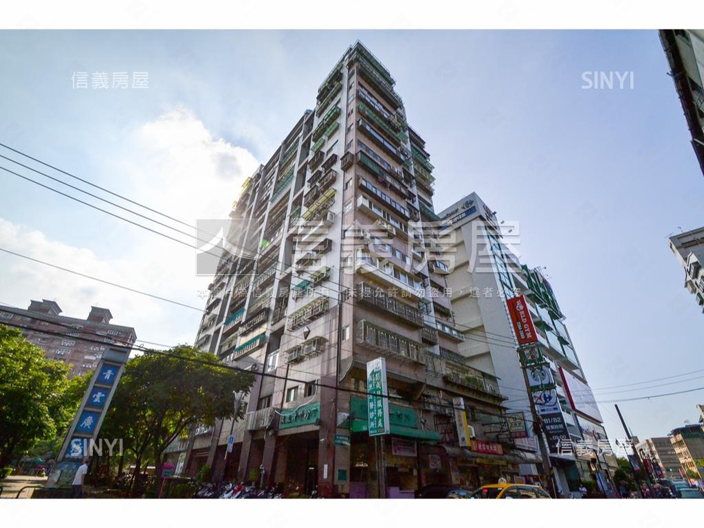 家樂福平步青雲三角窗店面房屋室內格局與周邊環境