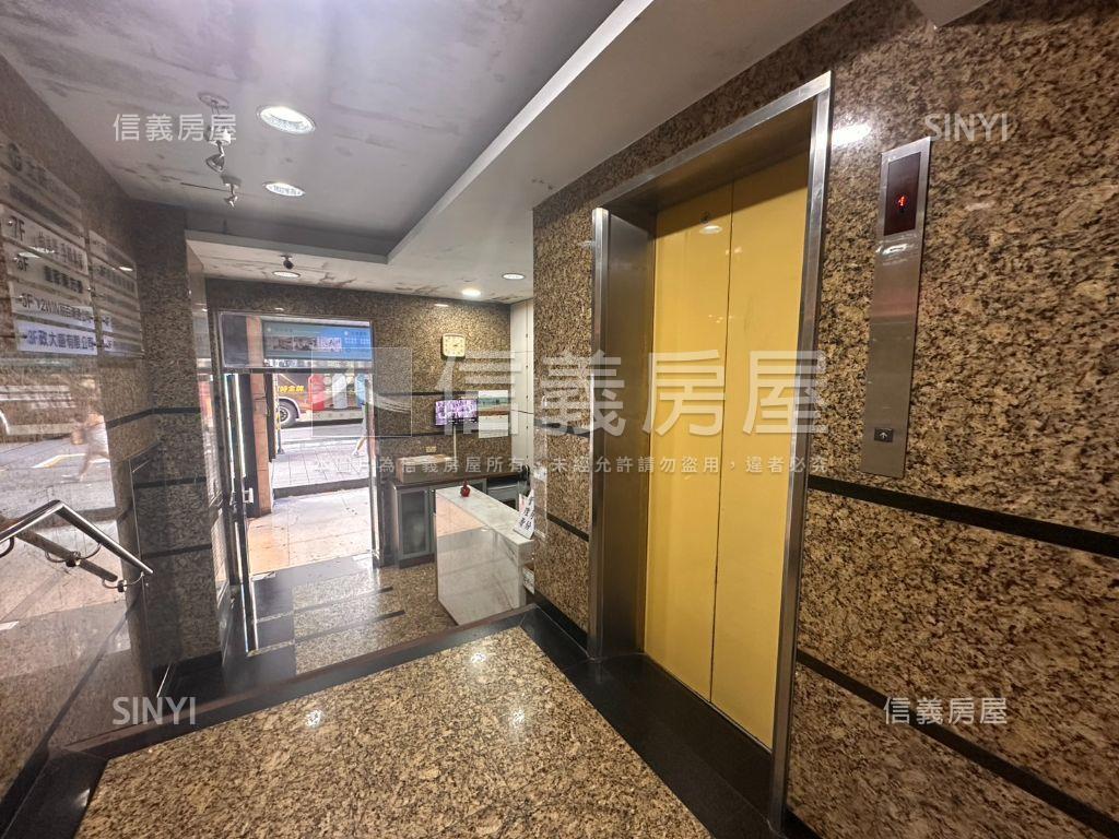 忠孝東路凌雲稀有住辦房屋室內格局與周邊環境