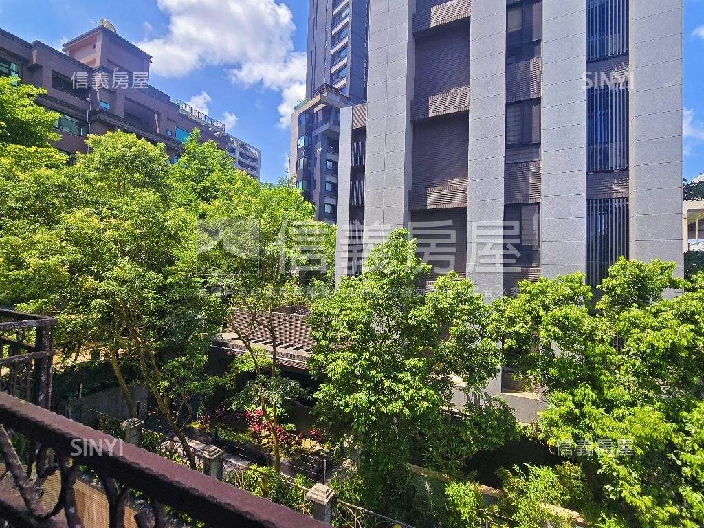 香朵邊間溫馨兩房房屋室內格局與周邊環境