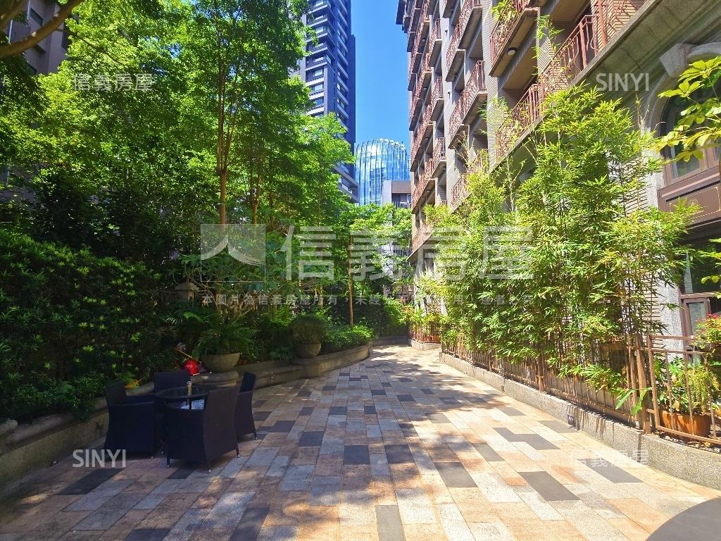 香朵邊間溫馨兩房房屋室內格局與周邊環境