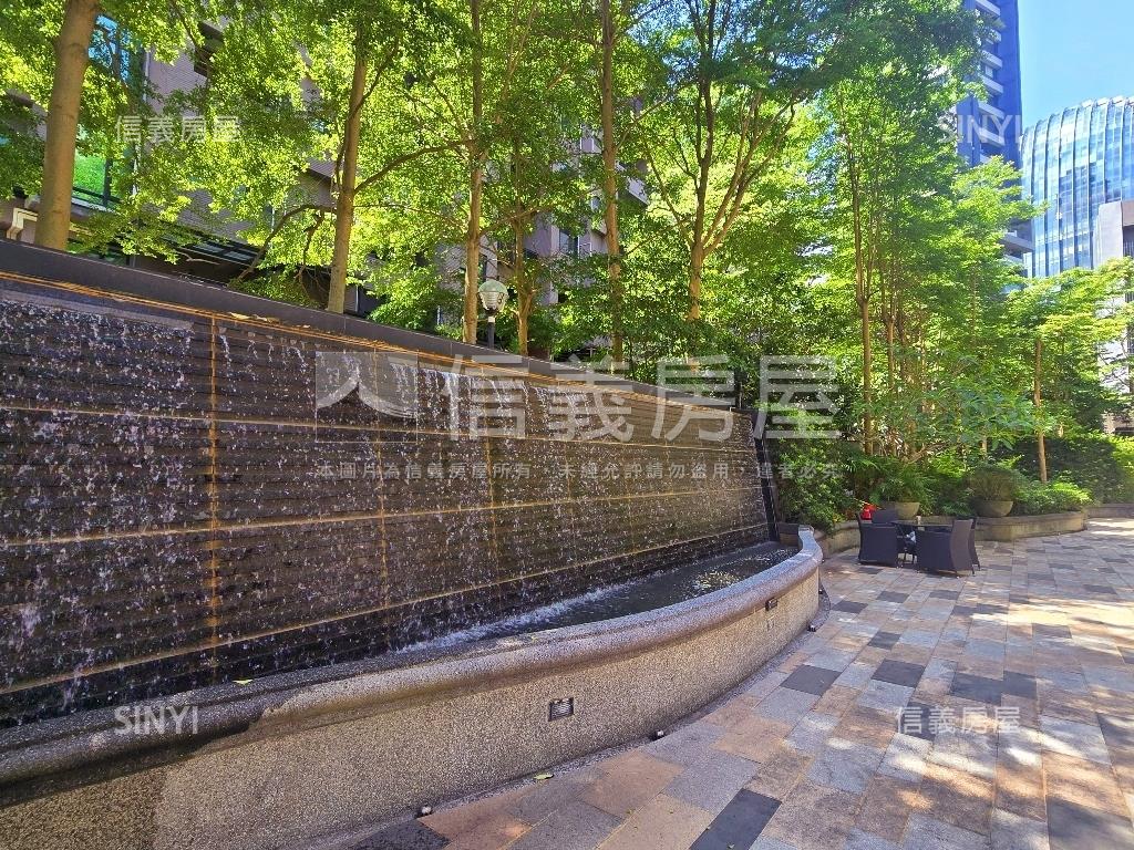香朵邊間溫馨兩房房屋室內格局與周邊環境