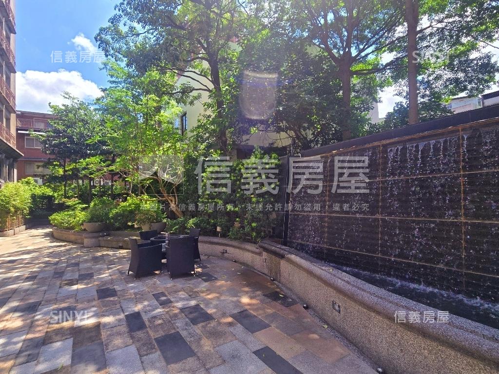 香朵邊間溫馨兩房房屋室內格局與周邊環境