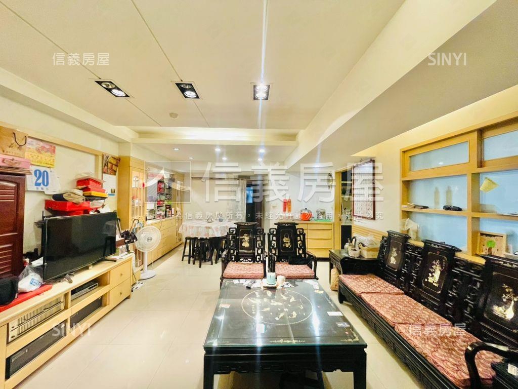 斯美大廈·近捷運管理４房房屋室內格局與周邊環境