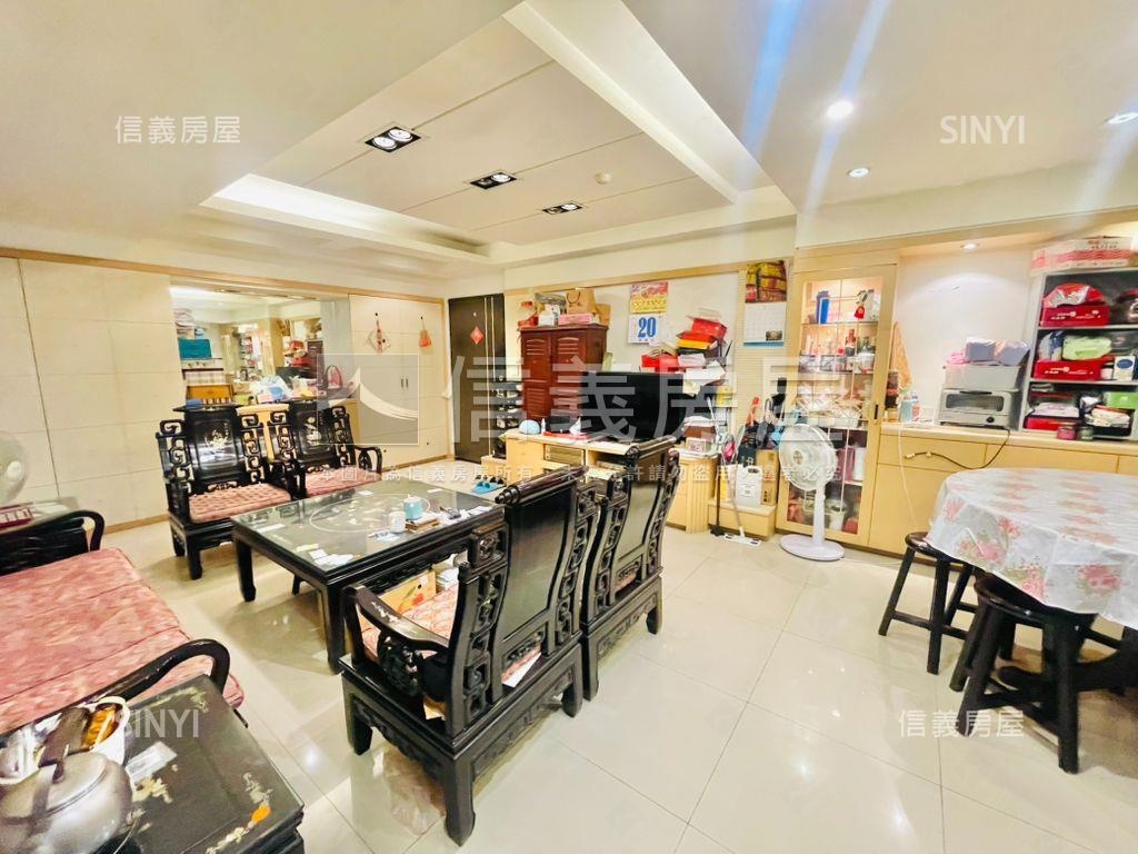 斯美大廈·近捷運管理４房房屋室內格局與周邊環境