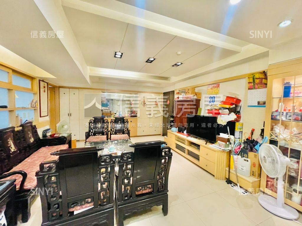 斯美大廈·近捷運管理４房房屋室內格局與周邊環境