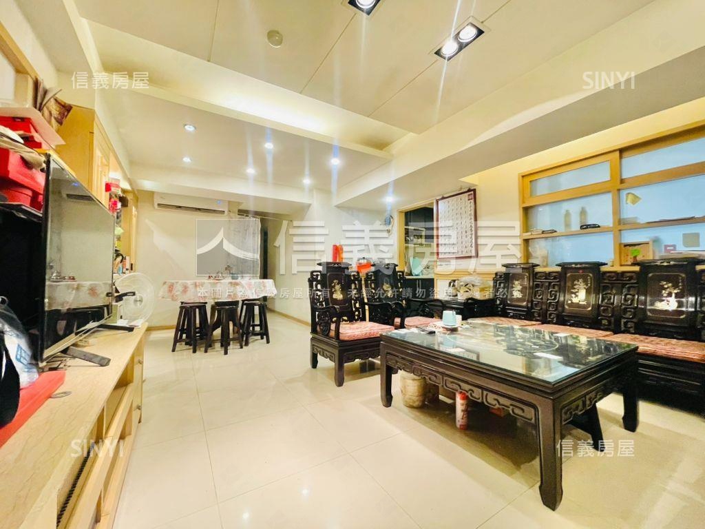 斯美大廈·近捷運管理４房房屋室內格局與周邊環境