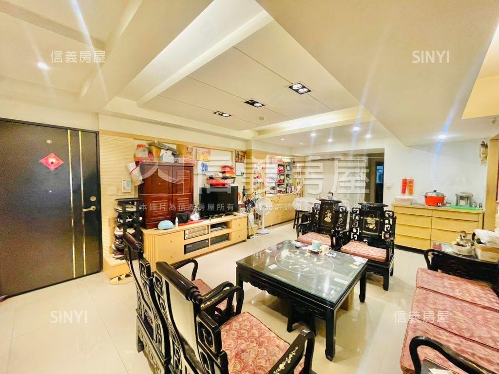 斯美大廈·近捷運管理４房房屋室內格局與周邊環境