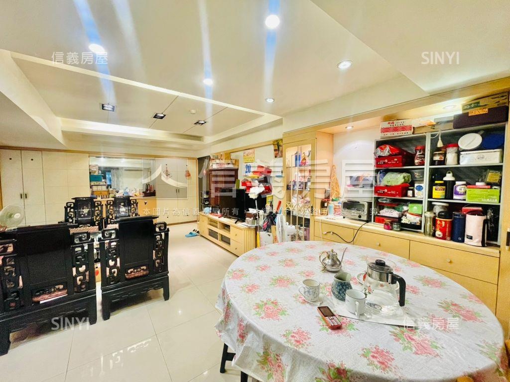 斯美大廈·近捷運管理４房房屋室內格局與周邊環境