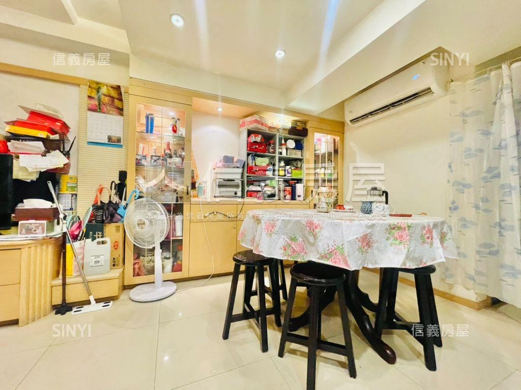 斯美大廈·近捷運管理４房房屋室內格局與周邊環境