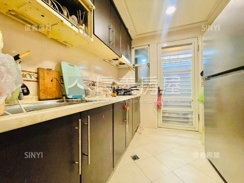 斯美大廈·近捷運管理４房房屋室內格局與周邊環境